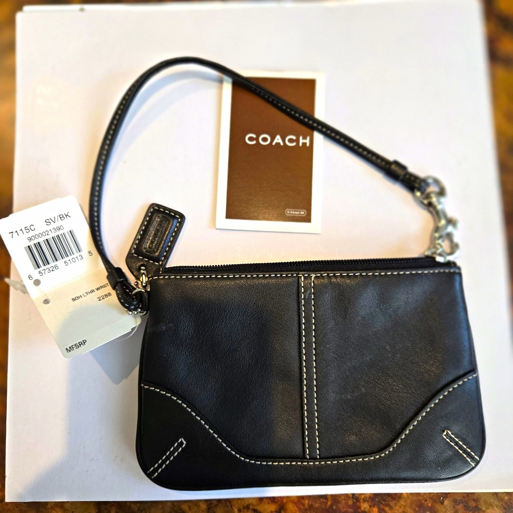Vintage Coach Soho Black Leather Wristlet 7115c w/Tag Zip Closure